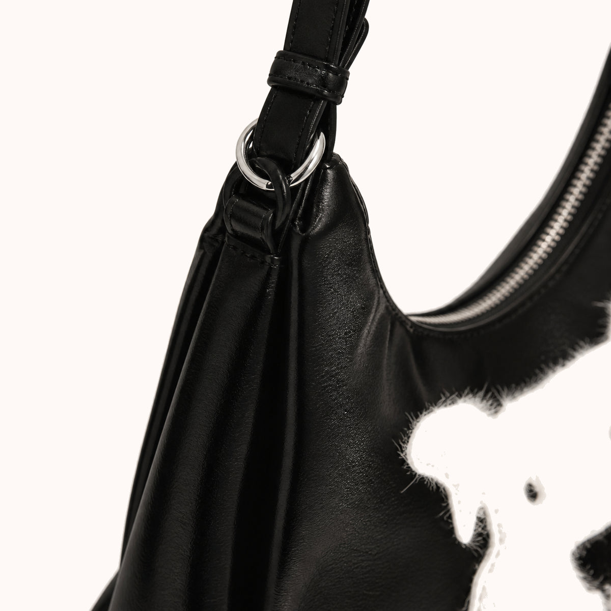 ARIPPULA FEF9F6 | terrier-patent-shoulder-bag | hardware detail | 026__terrier-patent-shoulder-bag__hardware-detail.webp
