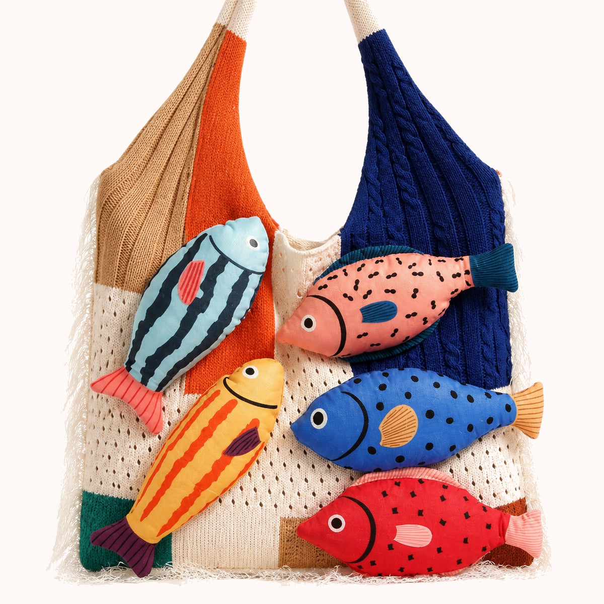 ARIPPULA FEF9F6 | shoal-knit-tote | close quality | 087__shoal-knit-tote__close-quality.webp
