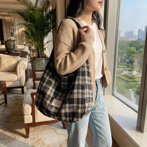 Thistle Canvas Shoulder Bag