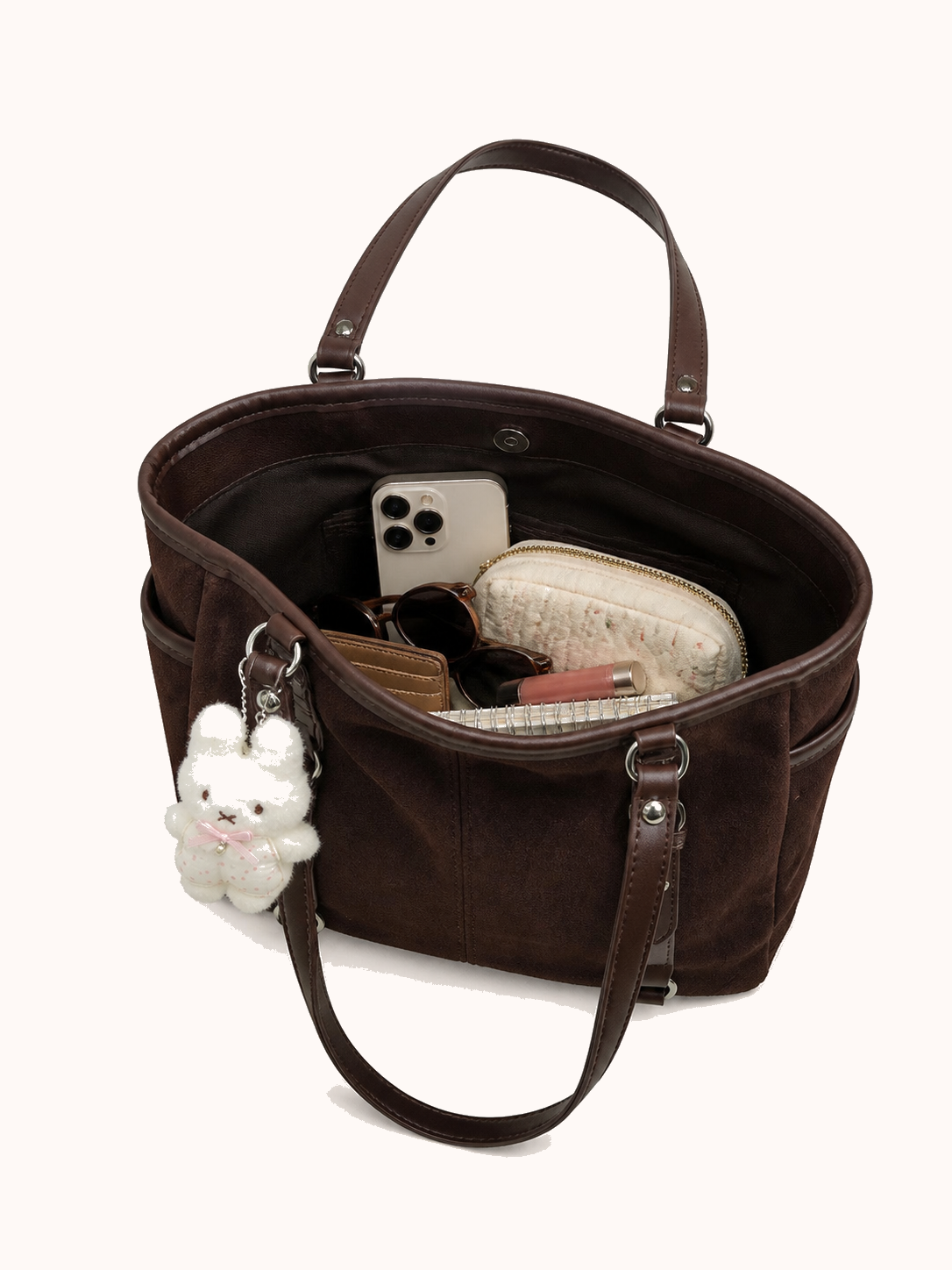 Open bag with everyday accessories
