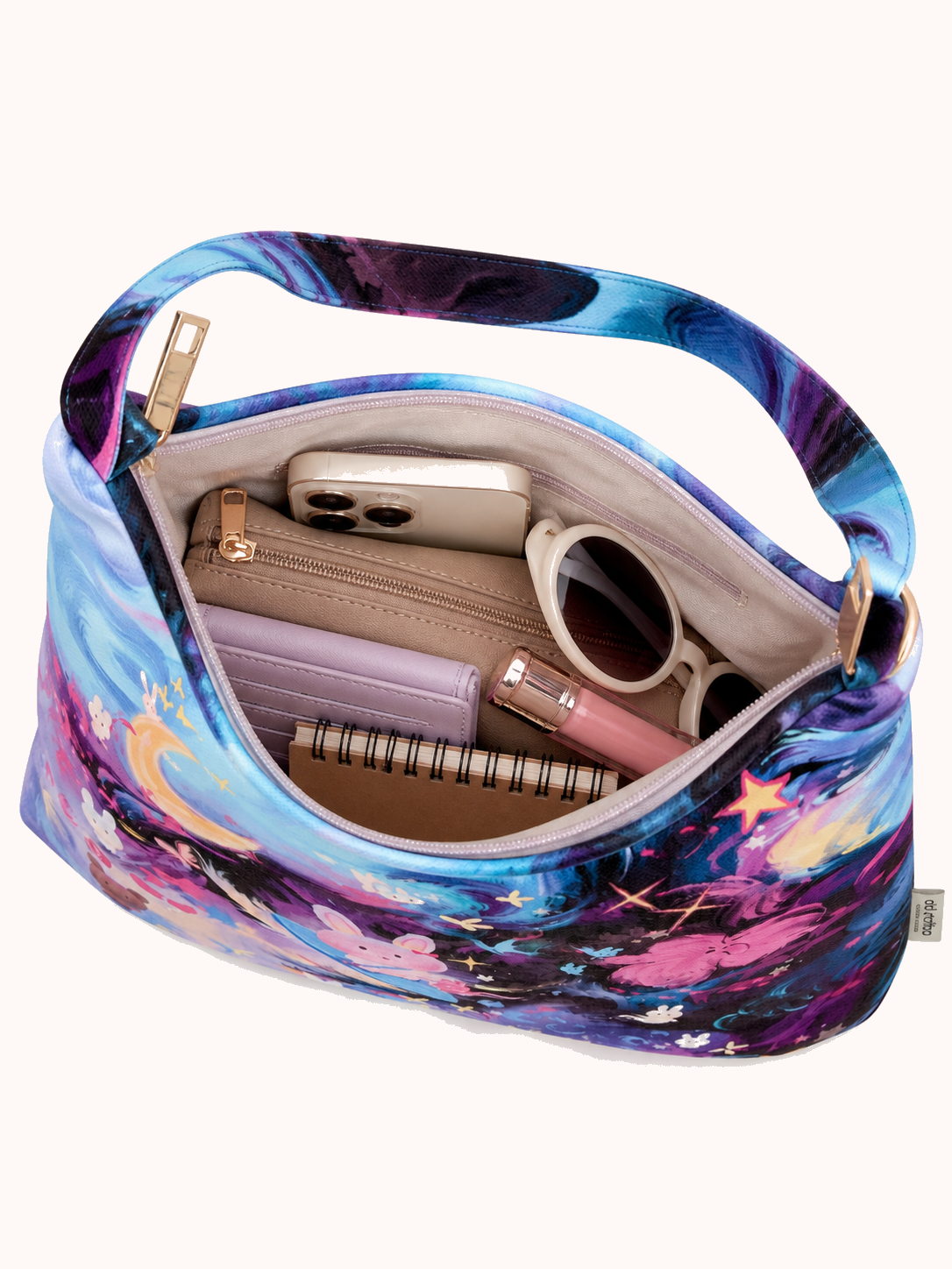 Open bag with everyday accessories