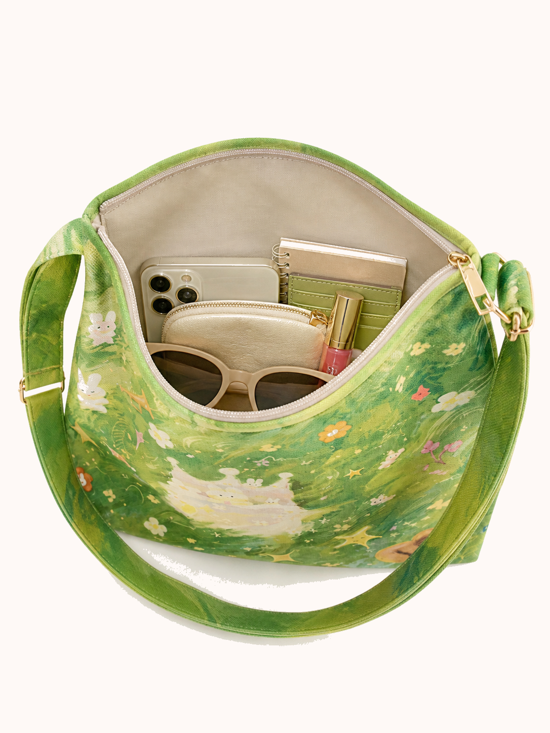 Open bag with everyday accessories