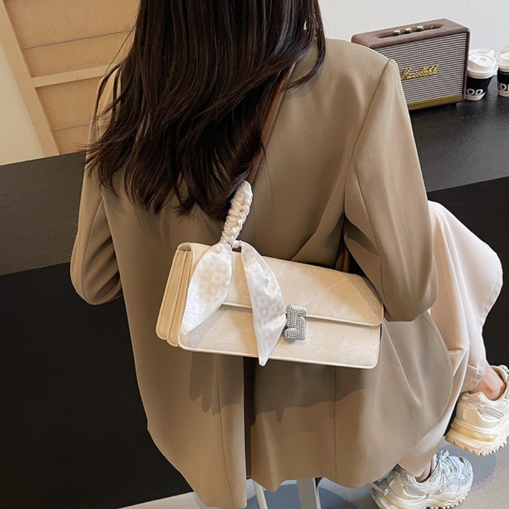 Vespéria Shoulder Bag