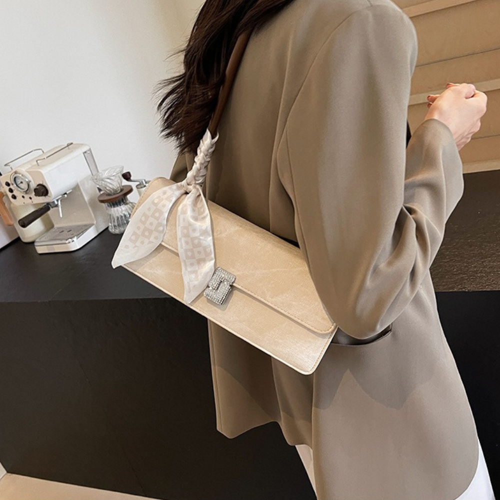 Vespéria Shoulder Bag