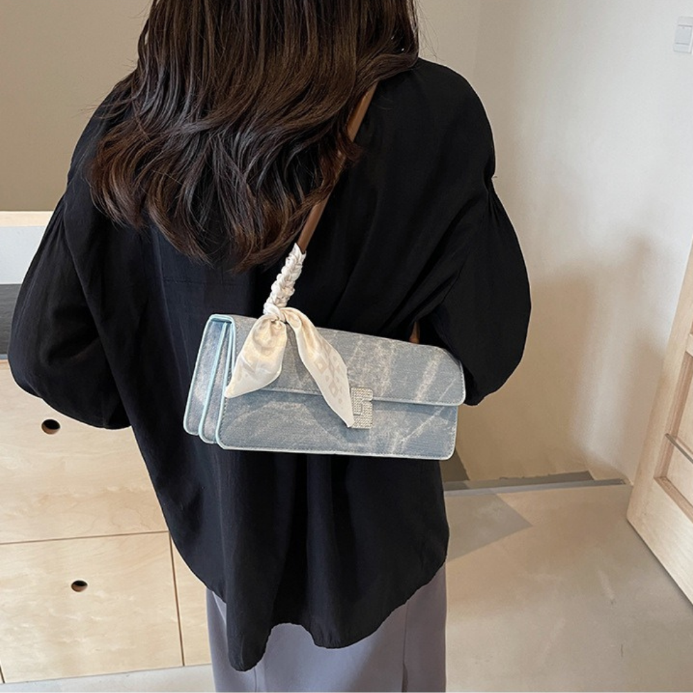 Vespéria Shoulder Bag