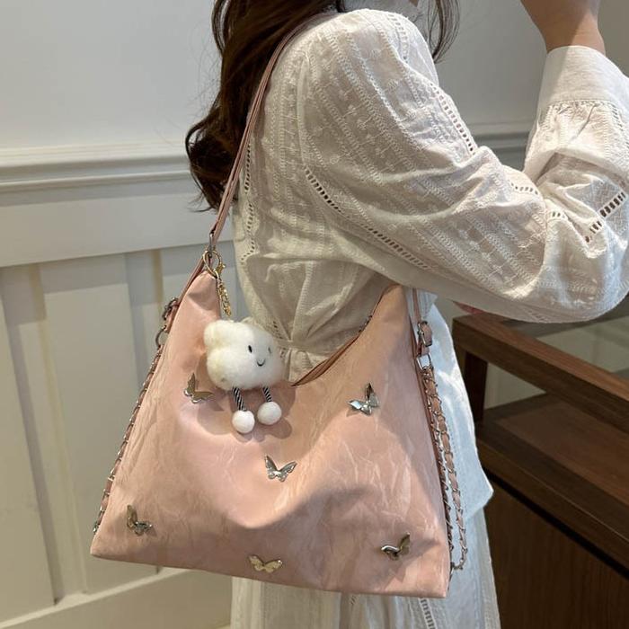 Schultertasche mit Nieten in Nebelblau