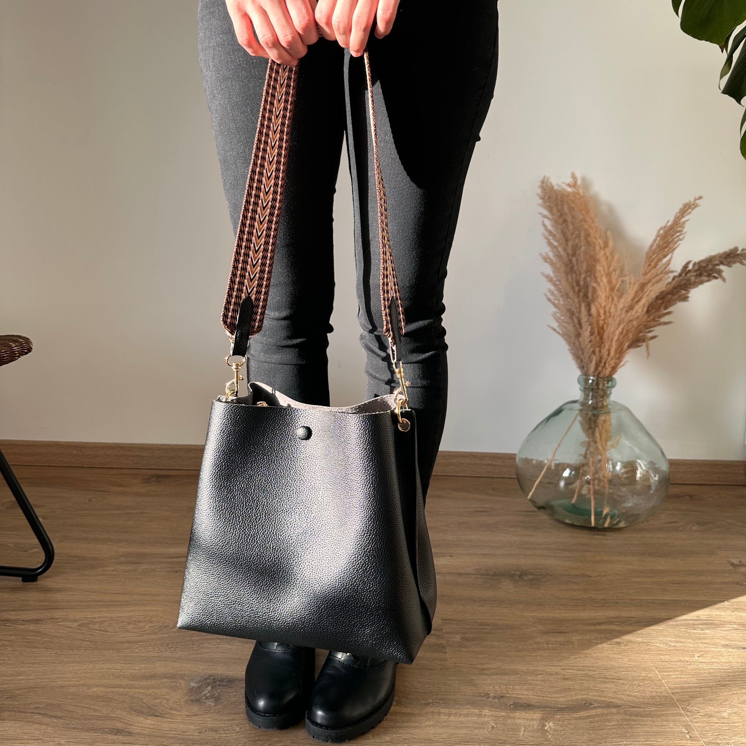 Léonore Vegan Leather Crossbody Bucket Bag