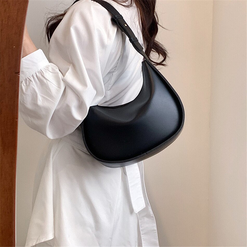 Viora Schultertasche aus veganem Leder