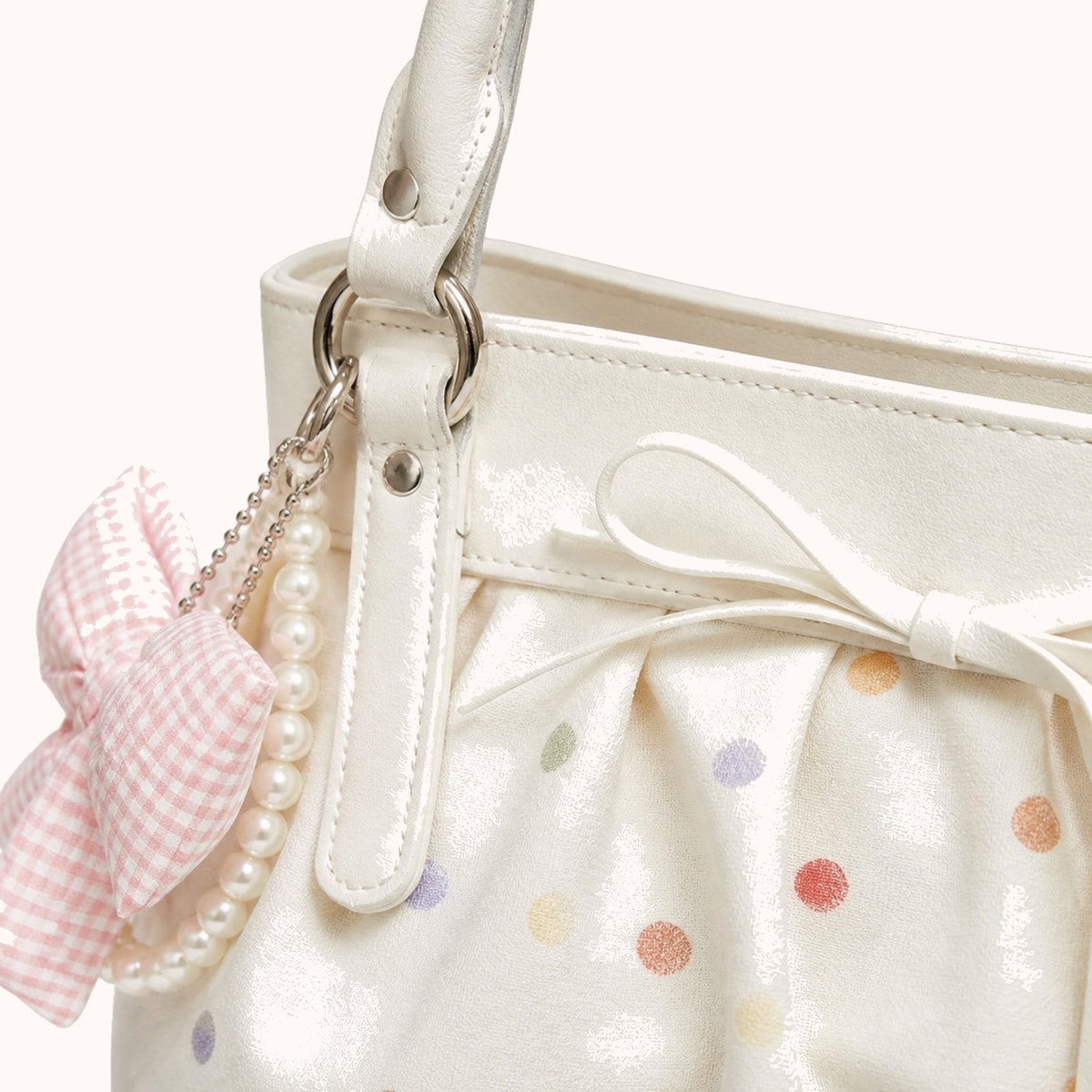 ARIPPULA FEF9F6 | bonbon-shoulder-bag | hardware detail | 005__bonbon-shoulder-bag__hardware-detail.webp