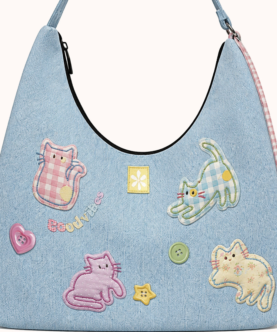 ARIPPULA FEF9F6 | patch-cat-canvas-crossbody-bag | close quality | 022__patch-cat-canvas-crossbody-bag__close-quality.webp