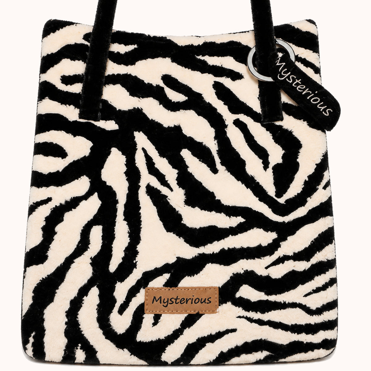 ARIPPULA FEF9F6 | zebra-plush-tote | close quality | 065__zebra-plush-tote__close-quality.webp