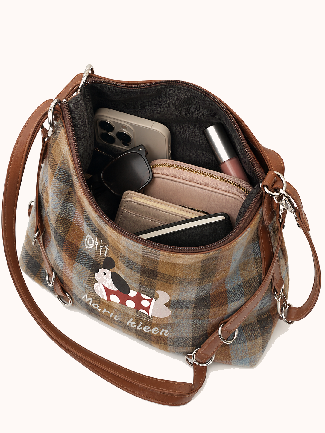 Open bag with everyday accessories