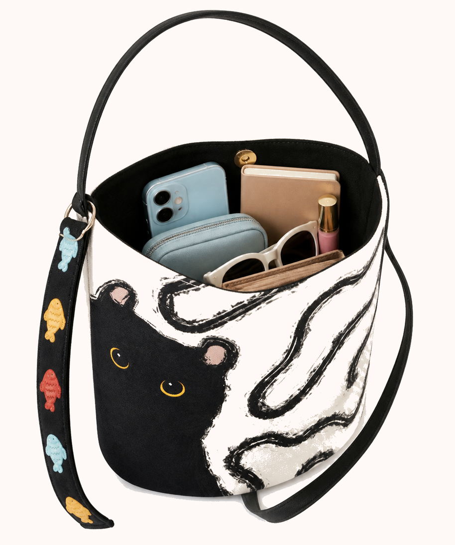 Open bag with everyday accessories