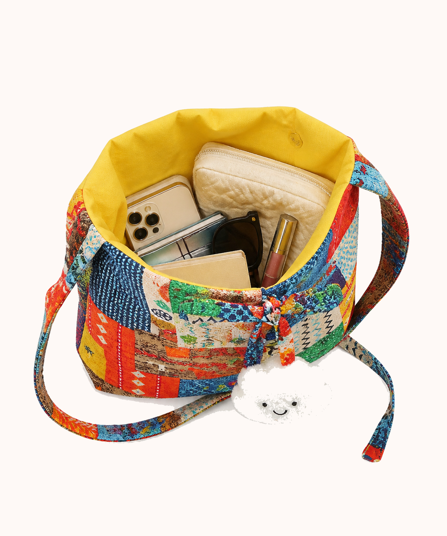 Open bag with everyday accessories