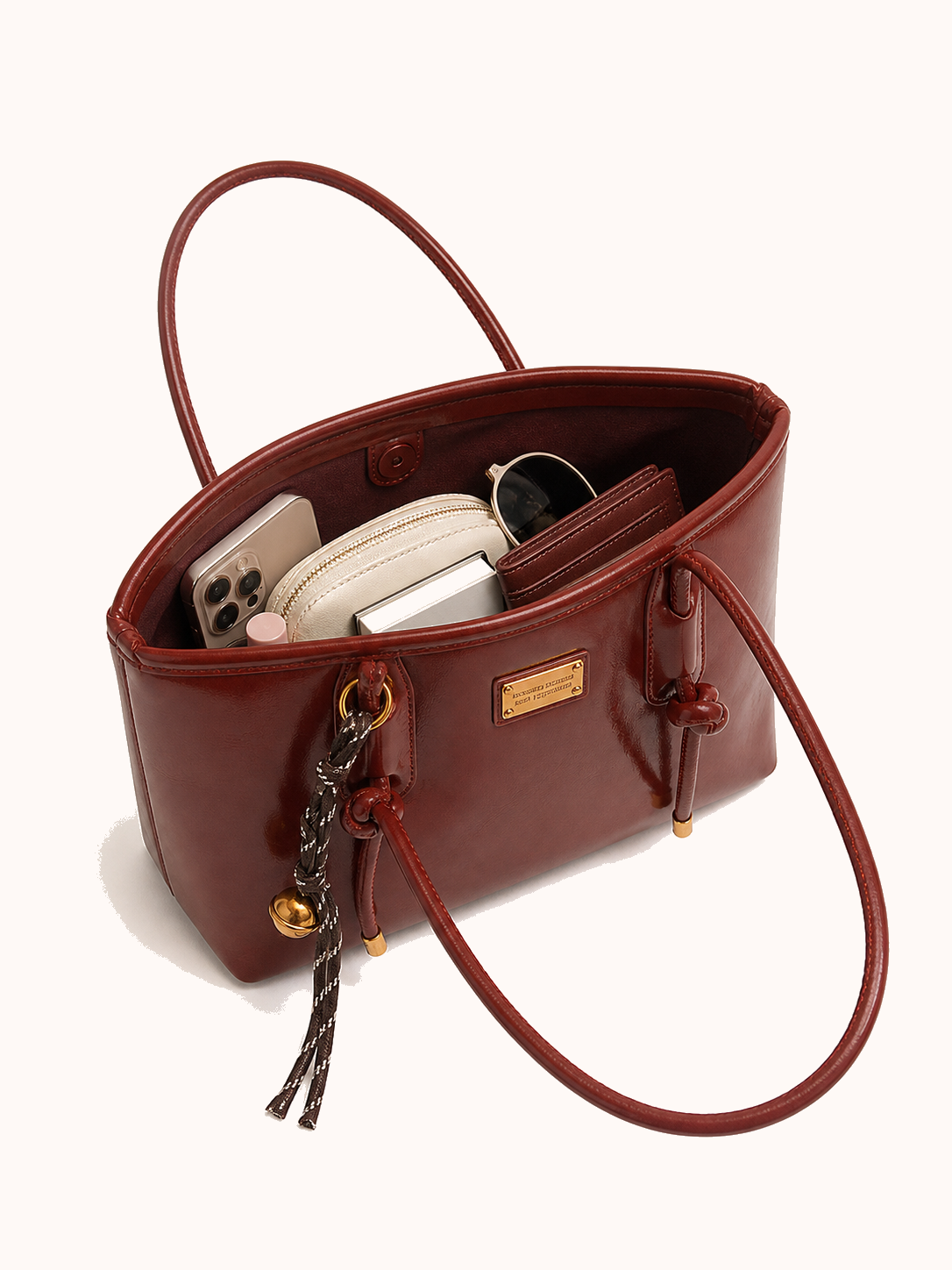 Open bag with everyday accessories
