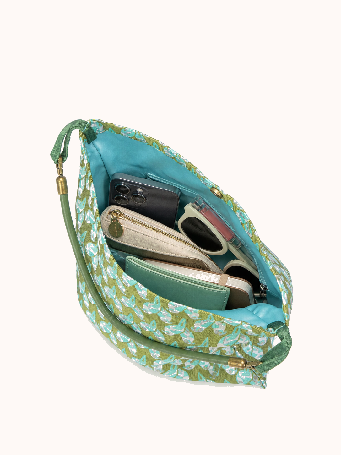 Open bag with everyday accessories