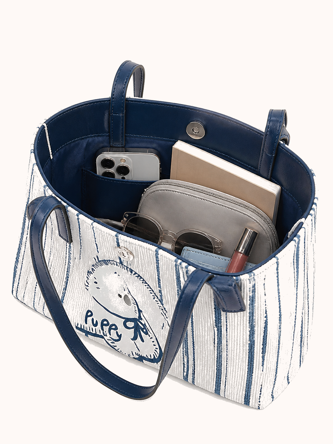 Open bag with everyday accessories
