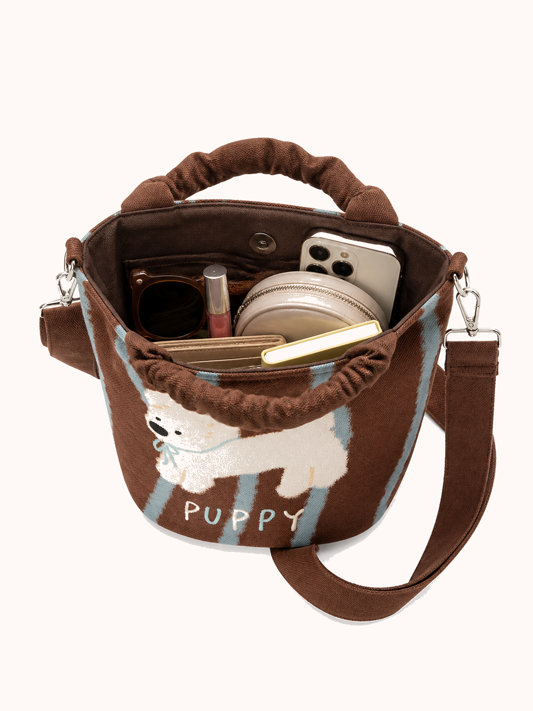 Open bag with everyday accessories