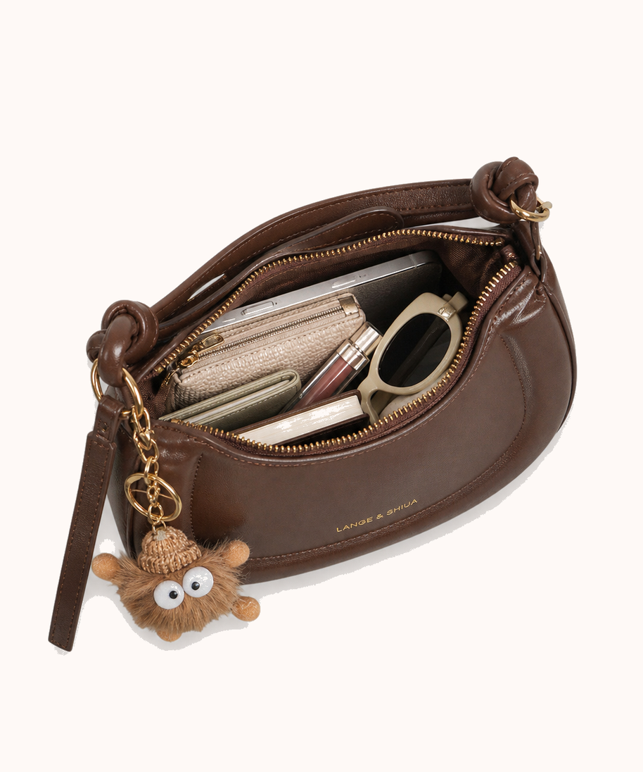 Open bag with everyday accessories