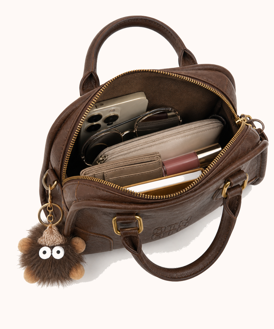 Open bag with everyday accessories