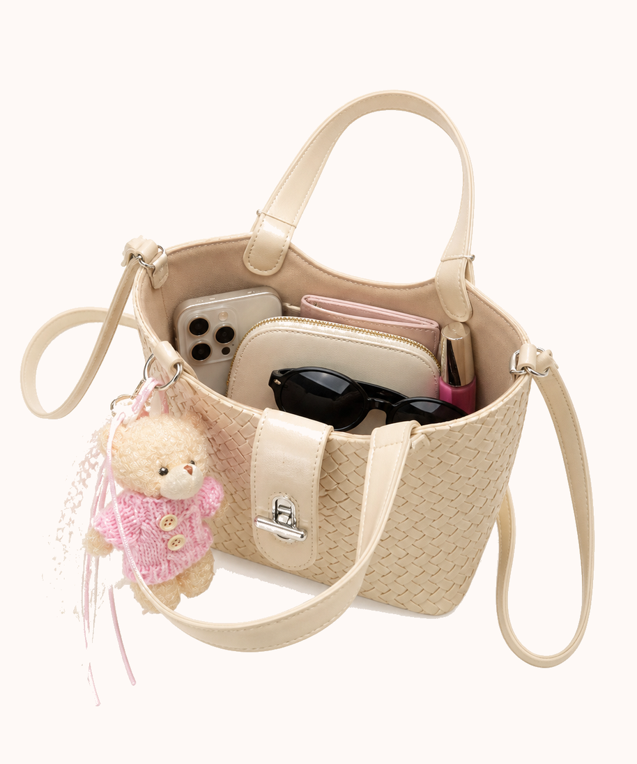 Open bag with everyday accessories