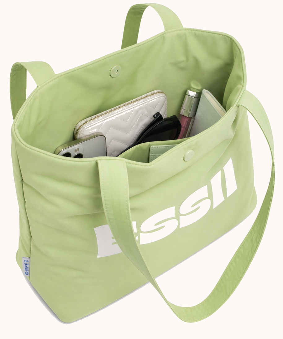 Open bag with everyday accessories
