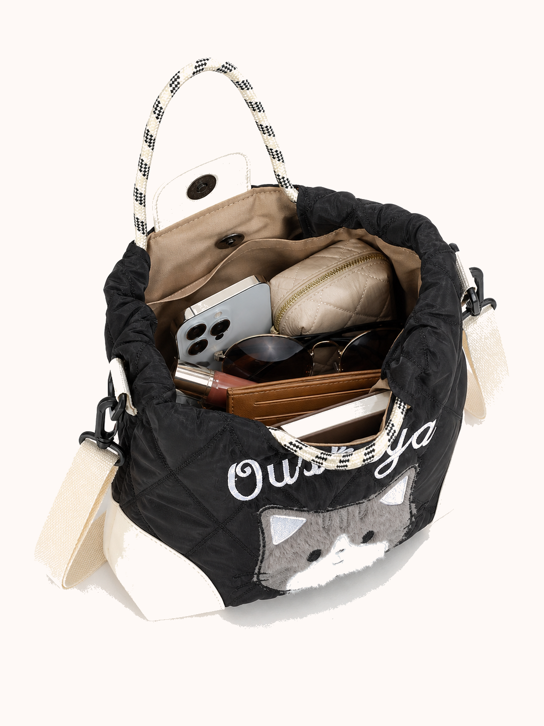 Open bag with everyday accessories