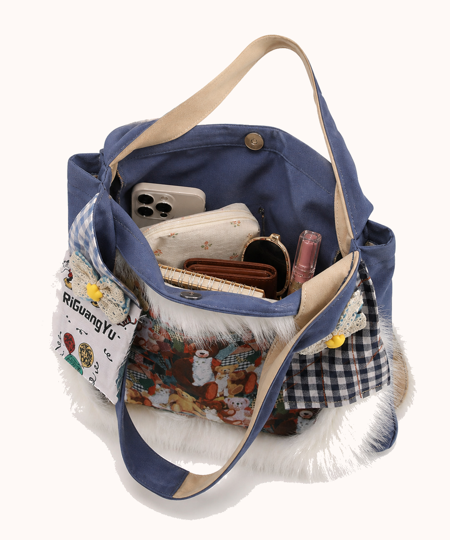 Open bag with everyday accessories