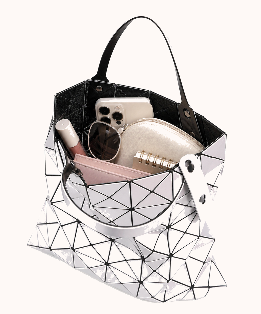 Open bag with everyday accessories