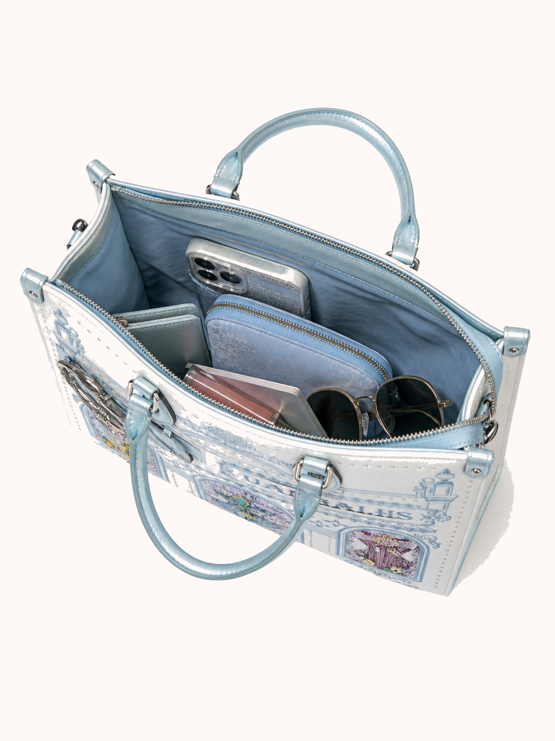 Open bag with everyday accessories