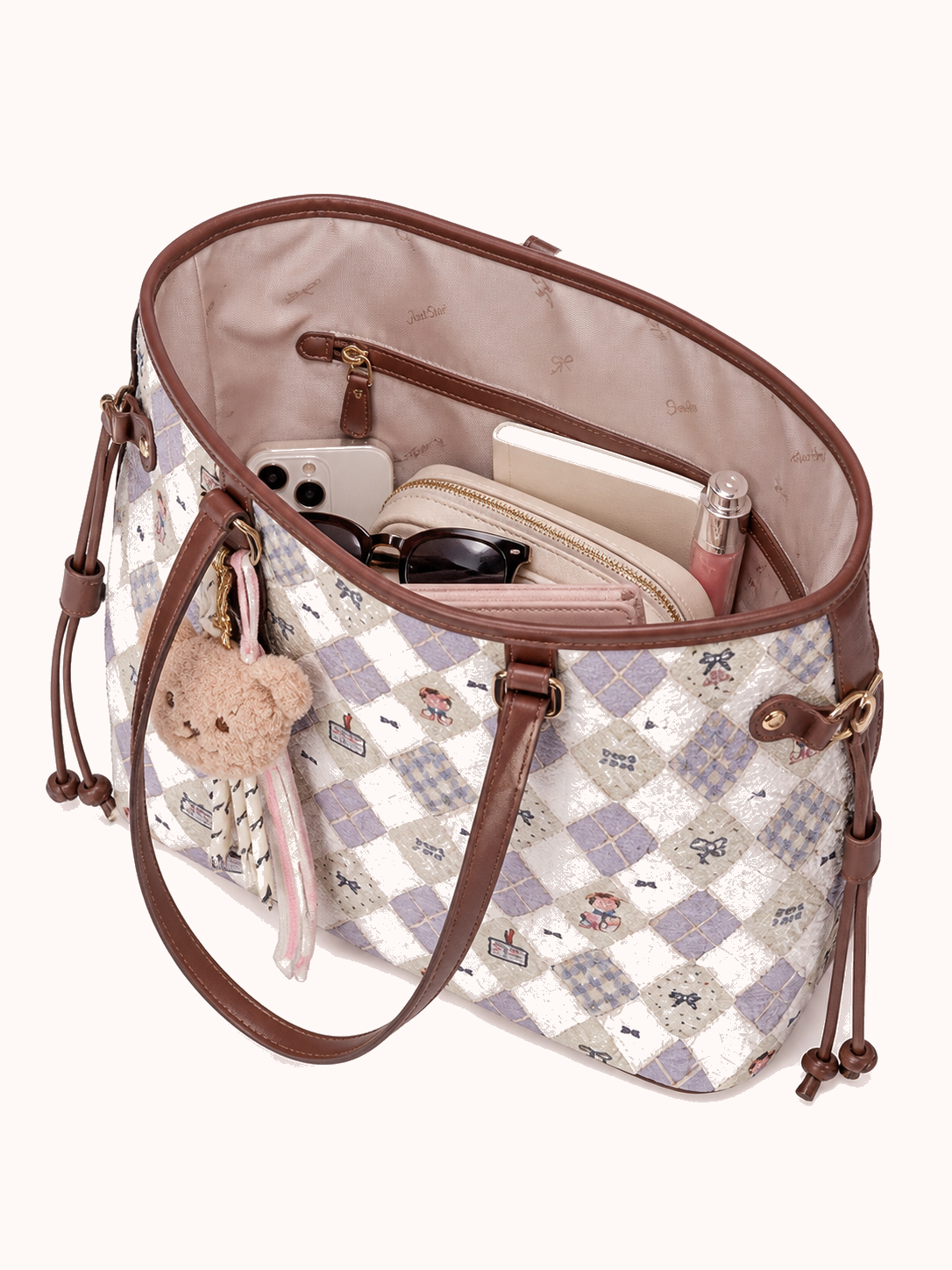 Open bag with everyday accessories