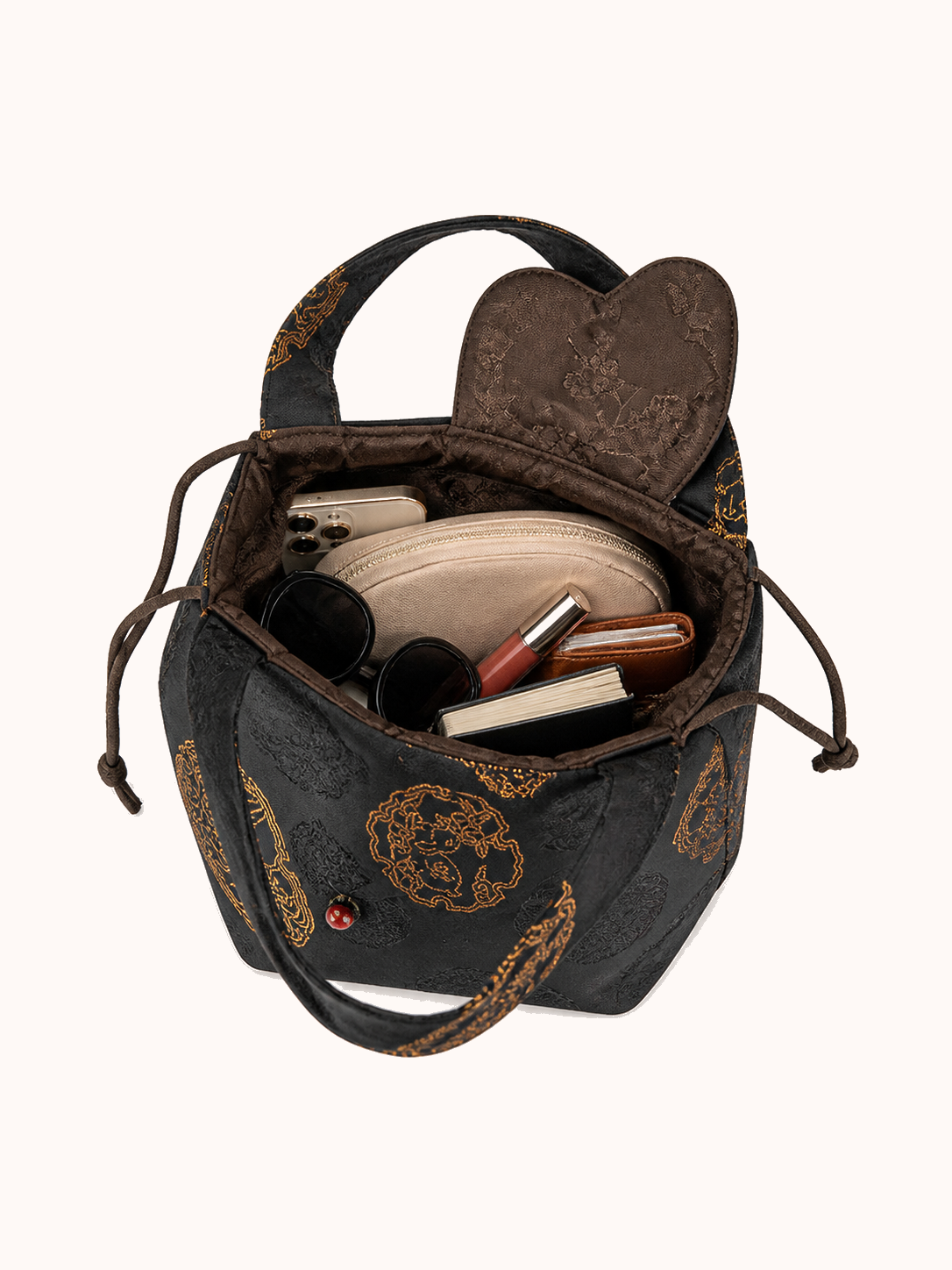 Open bag with everyday accessories