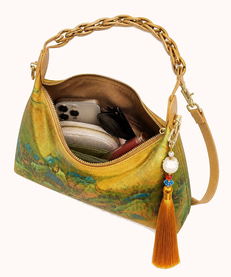 Open bag with everyday accessories