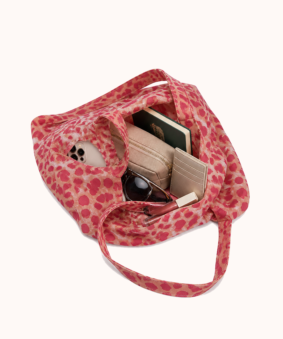 Open bag with everyday accessories