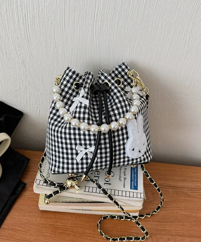 Quenra Bucket Bag