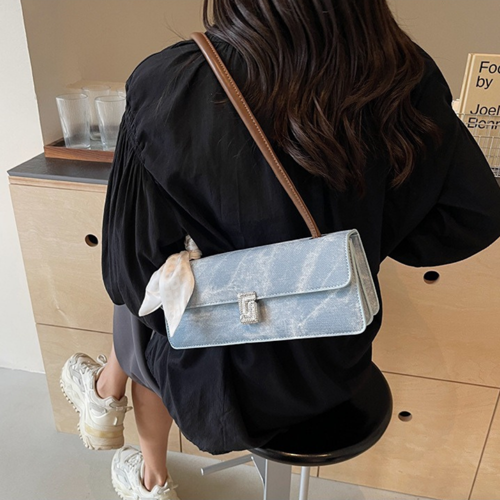 Vespéria Shoulder Bag