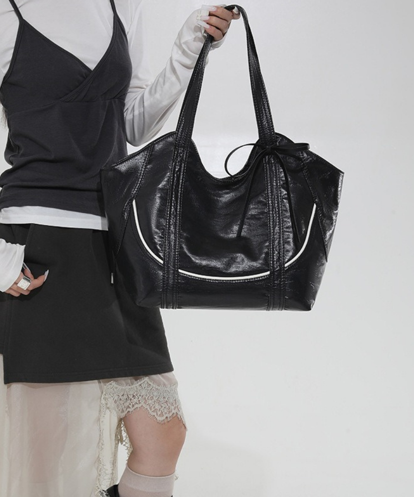 Clovara Glossy Tote Bag