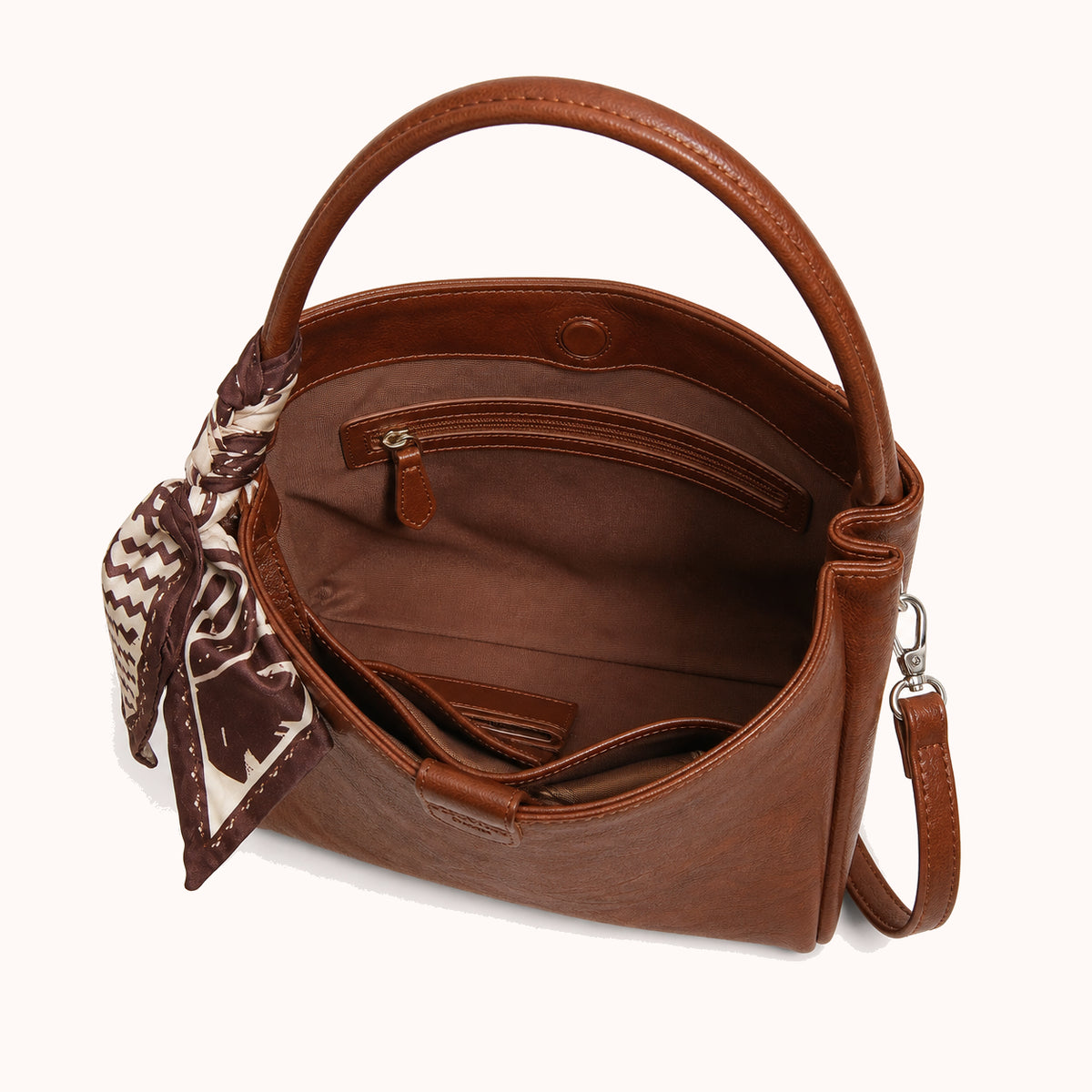 ARIPPULA FEF9F6 | cedar-smooth-tote | interior | 154__cedar-smooth-tote__interior.webp