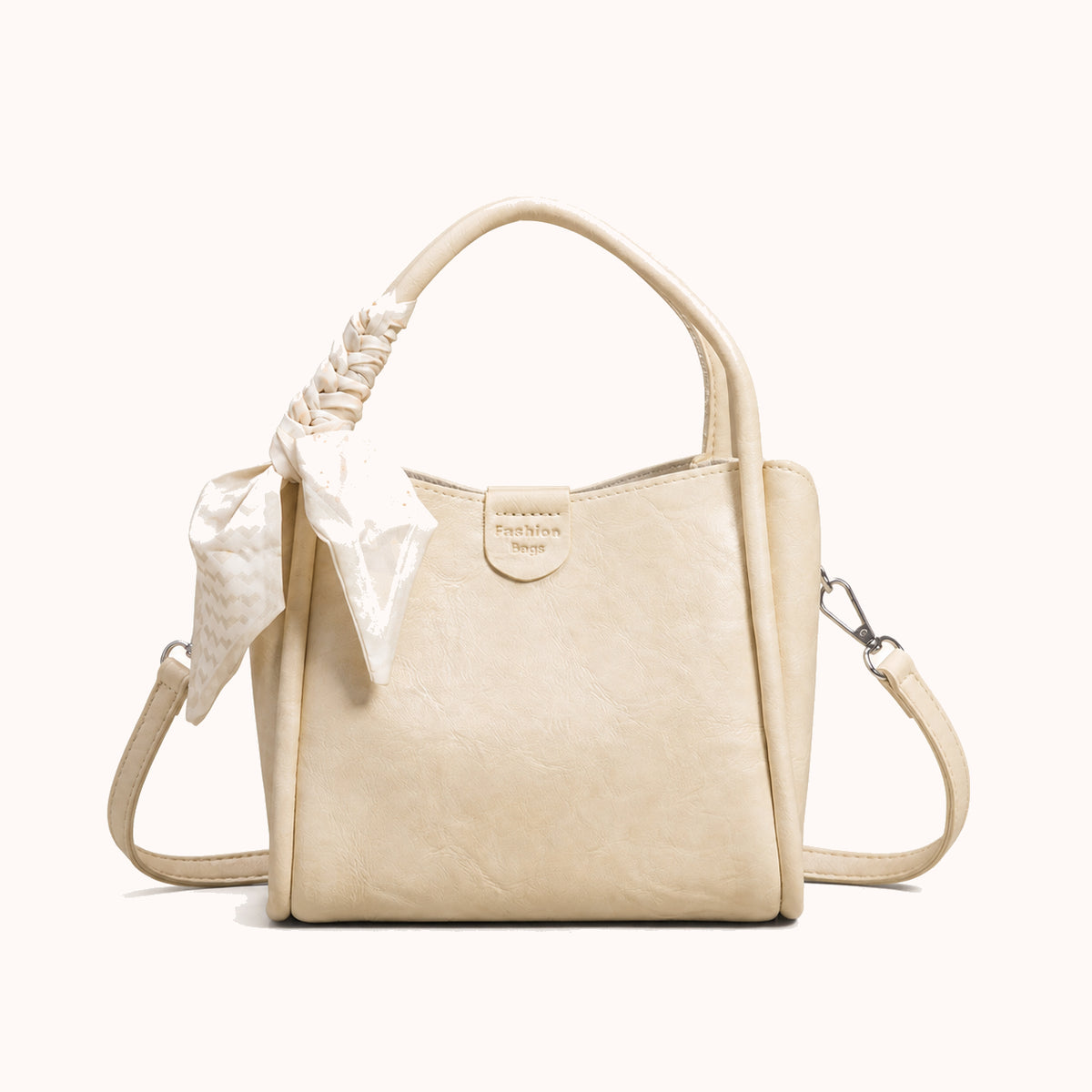 ARIPPULA FEF9F6 | cedar-smooth-tote | close quality | 155__cedar-smooth-tote__cream__front.webp