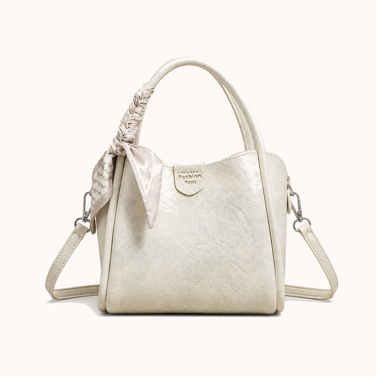 ARIPPULA FEF9F6 | cedar-smooth-tote | close quality | 156__cedar-smooth-tote__silver__front.webp