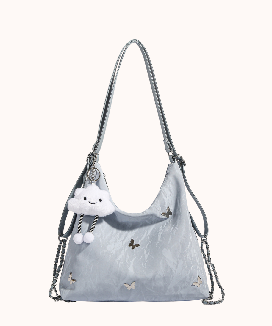 Schultertasche mit Nieten in Nebelblau