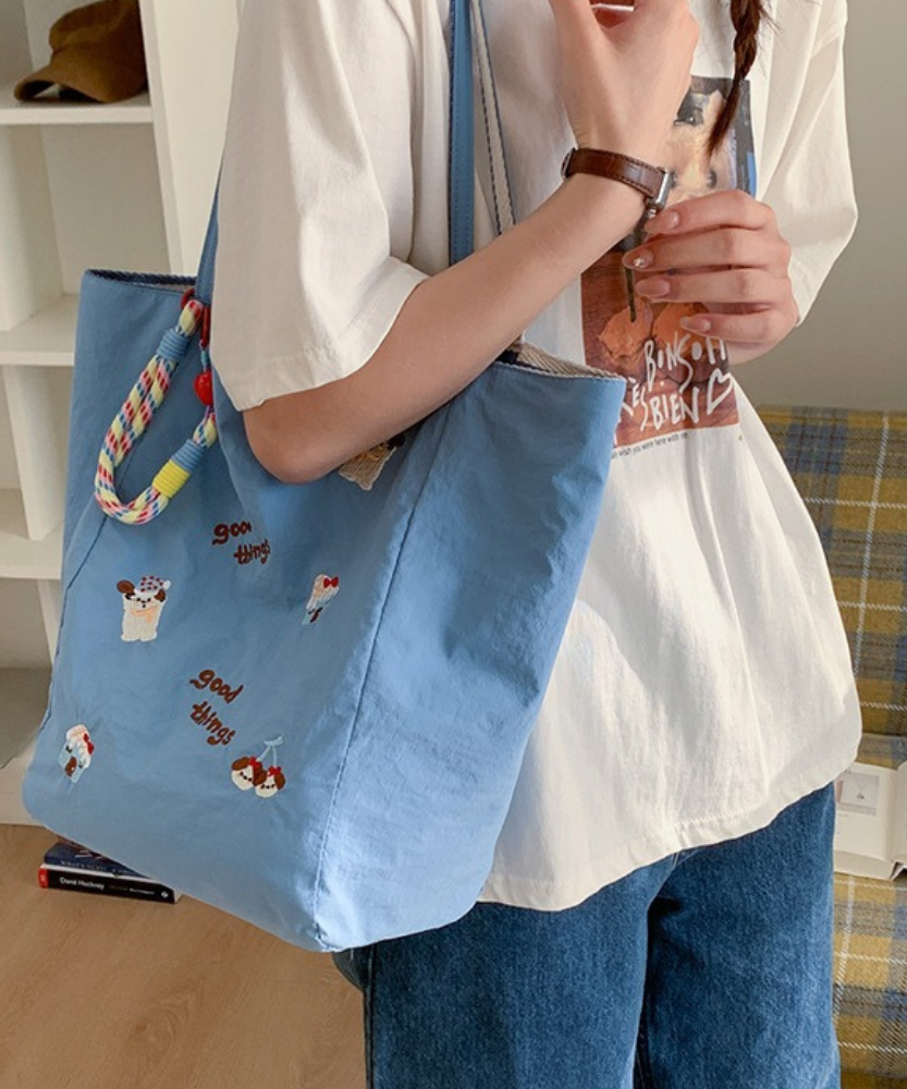 Fioratta Embroidered Tote Bag