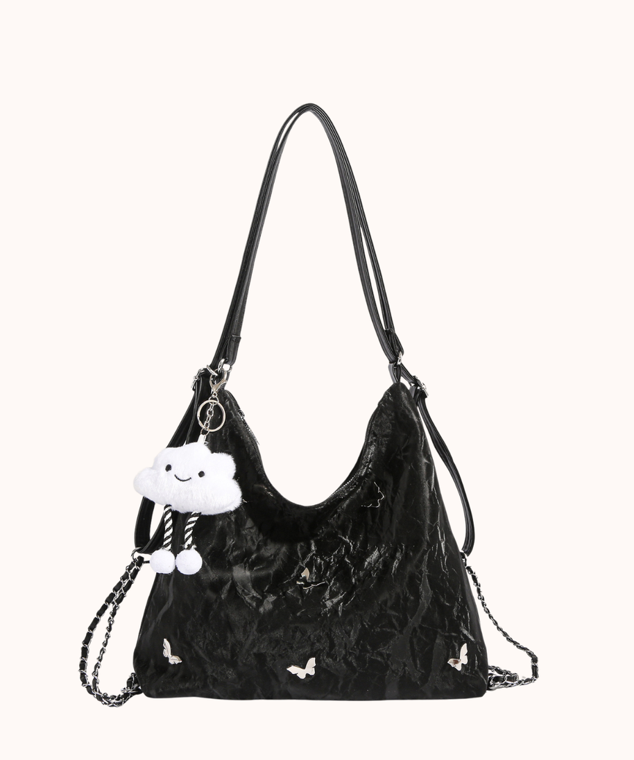 Schultertasche mit Nieten in Nebelblau
