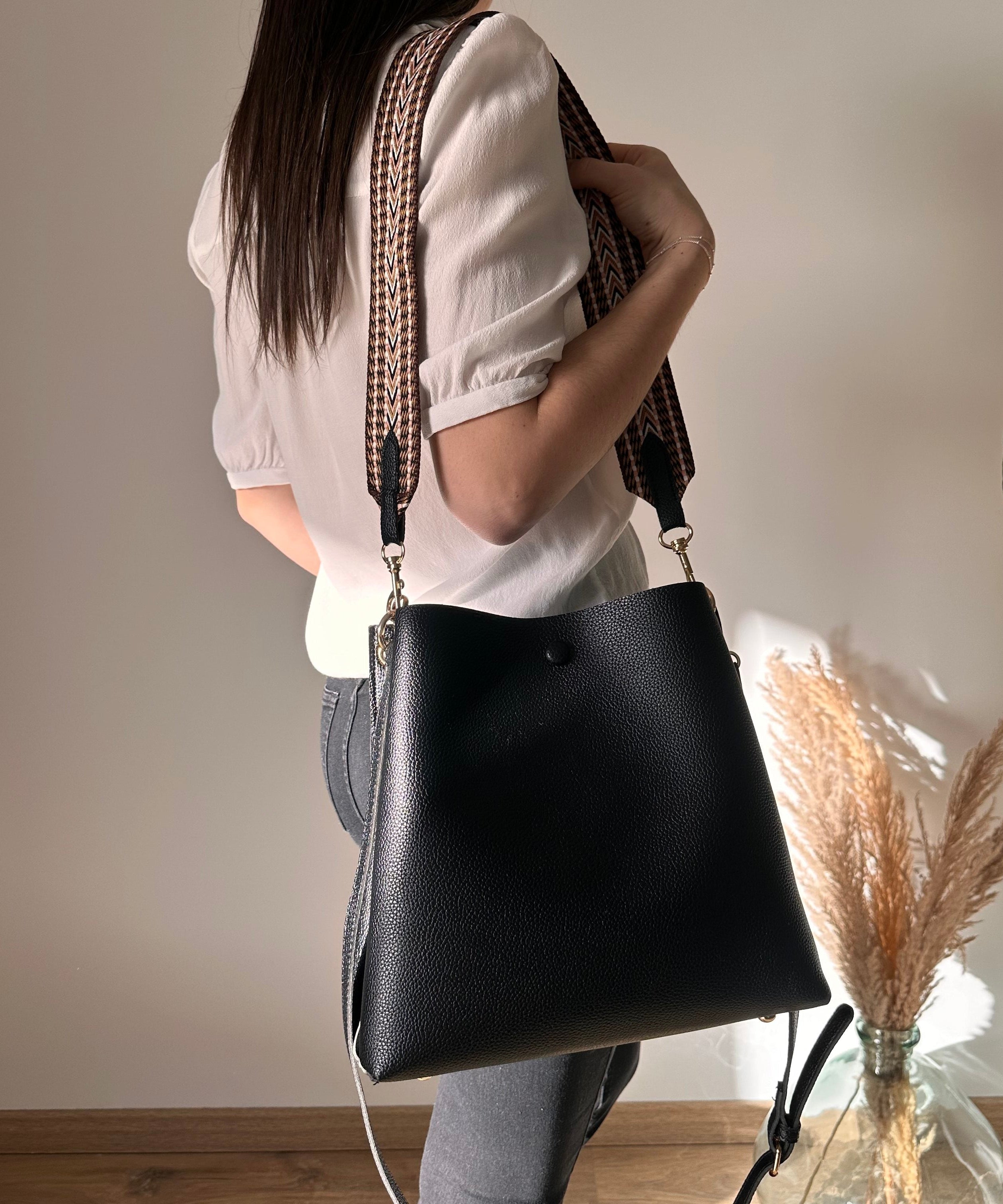 Léonore Vegan Leather Crossbody Bucket Bag