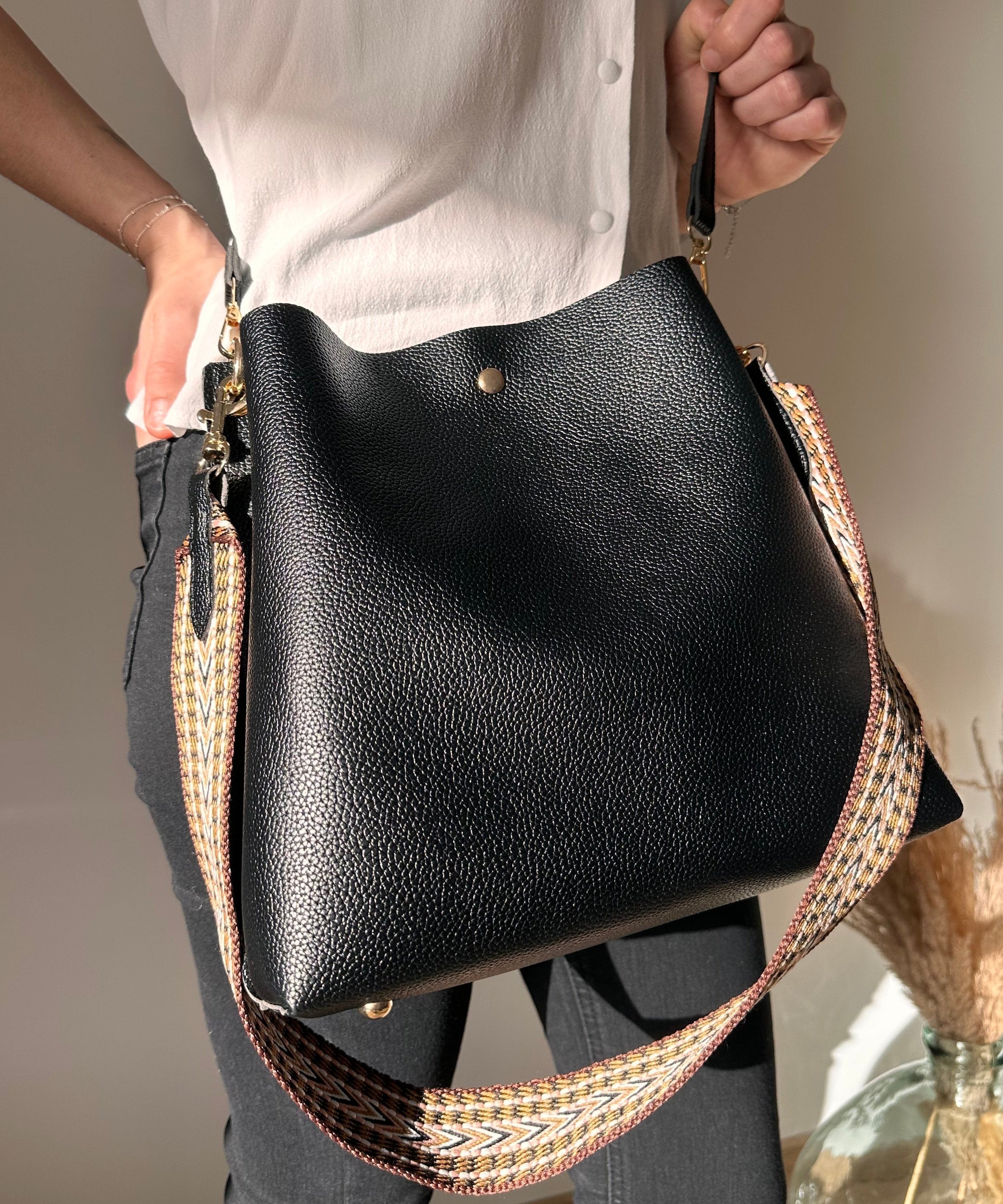 Léonore Vegan Leather Crossbody Bucket Bag