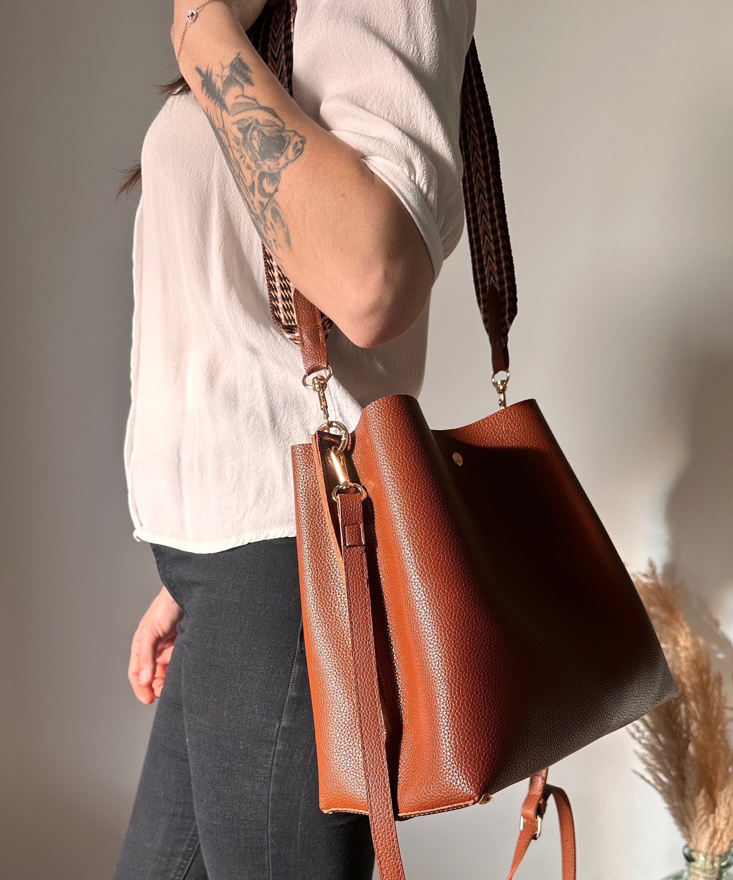 Léonore Vegan Leather Crossbody Bucket Bag