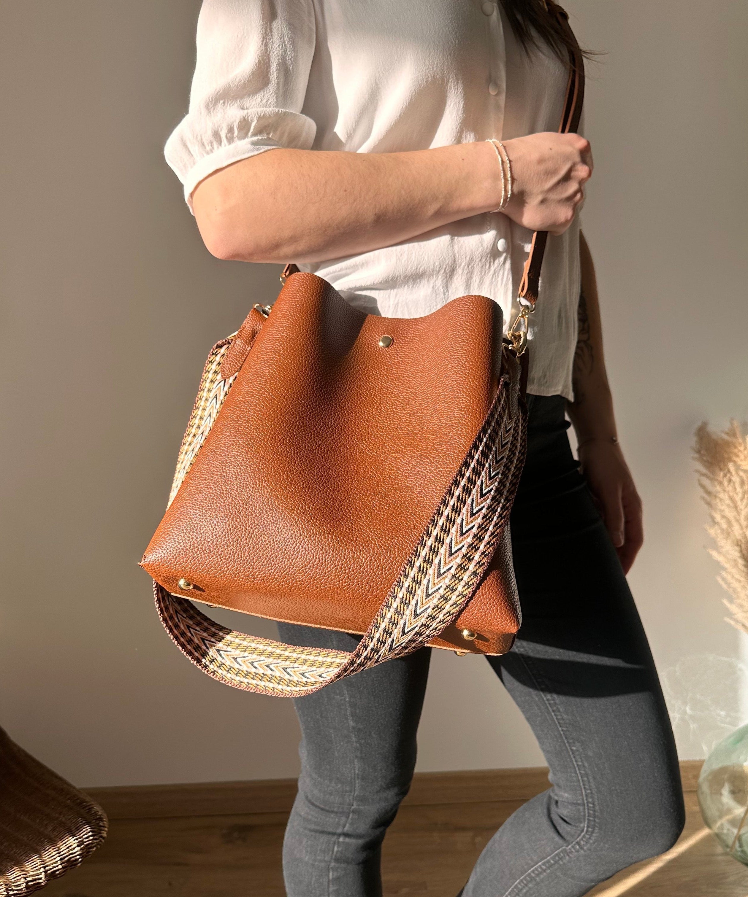 Léonore Vegan Leather Crossbody Bucket Bag