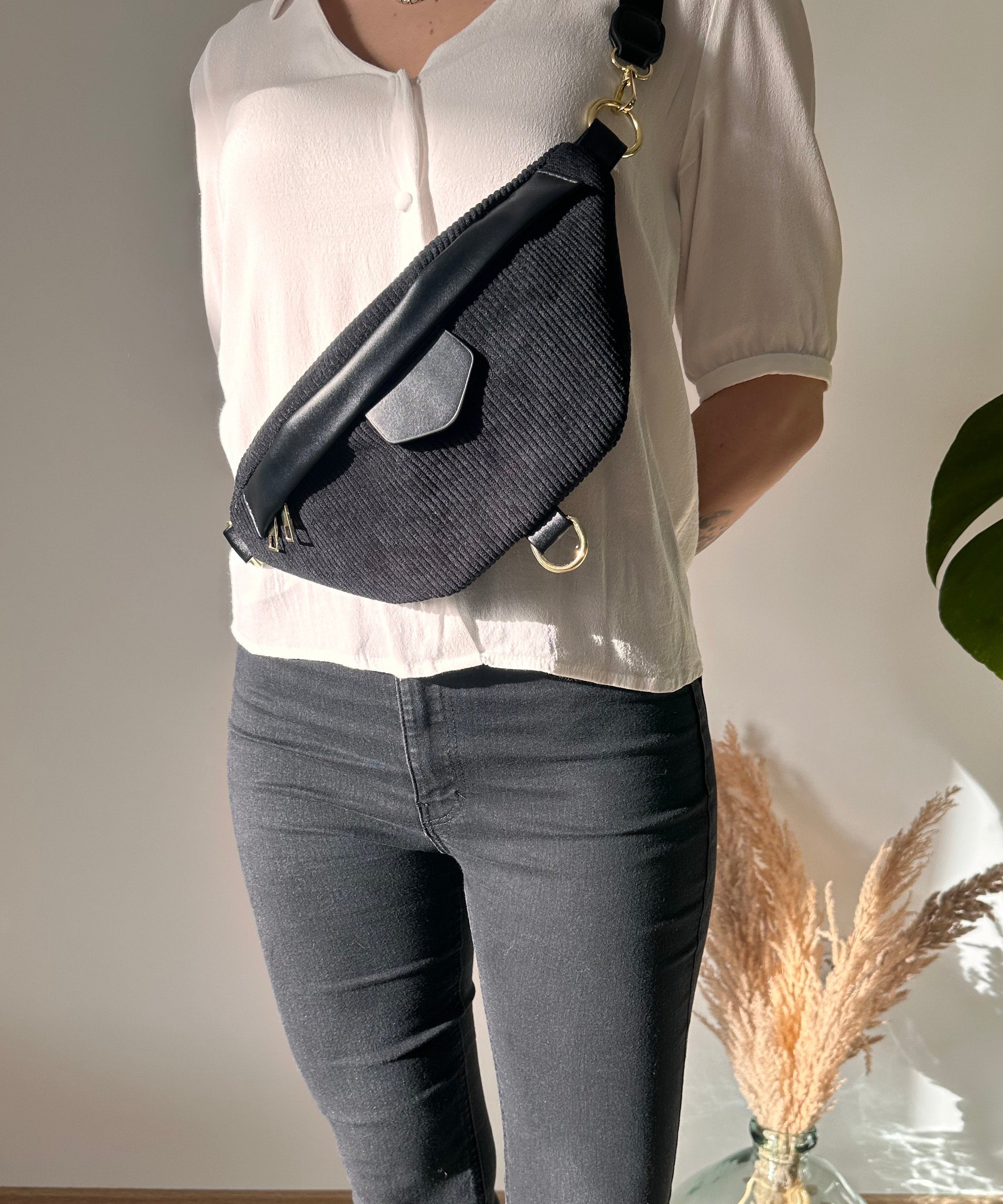 Velin Crossbody Belt Bag