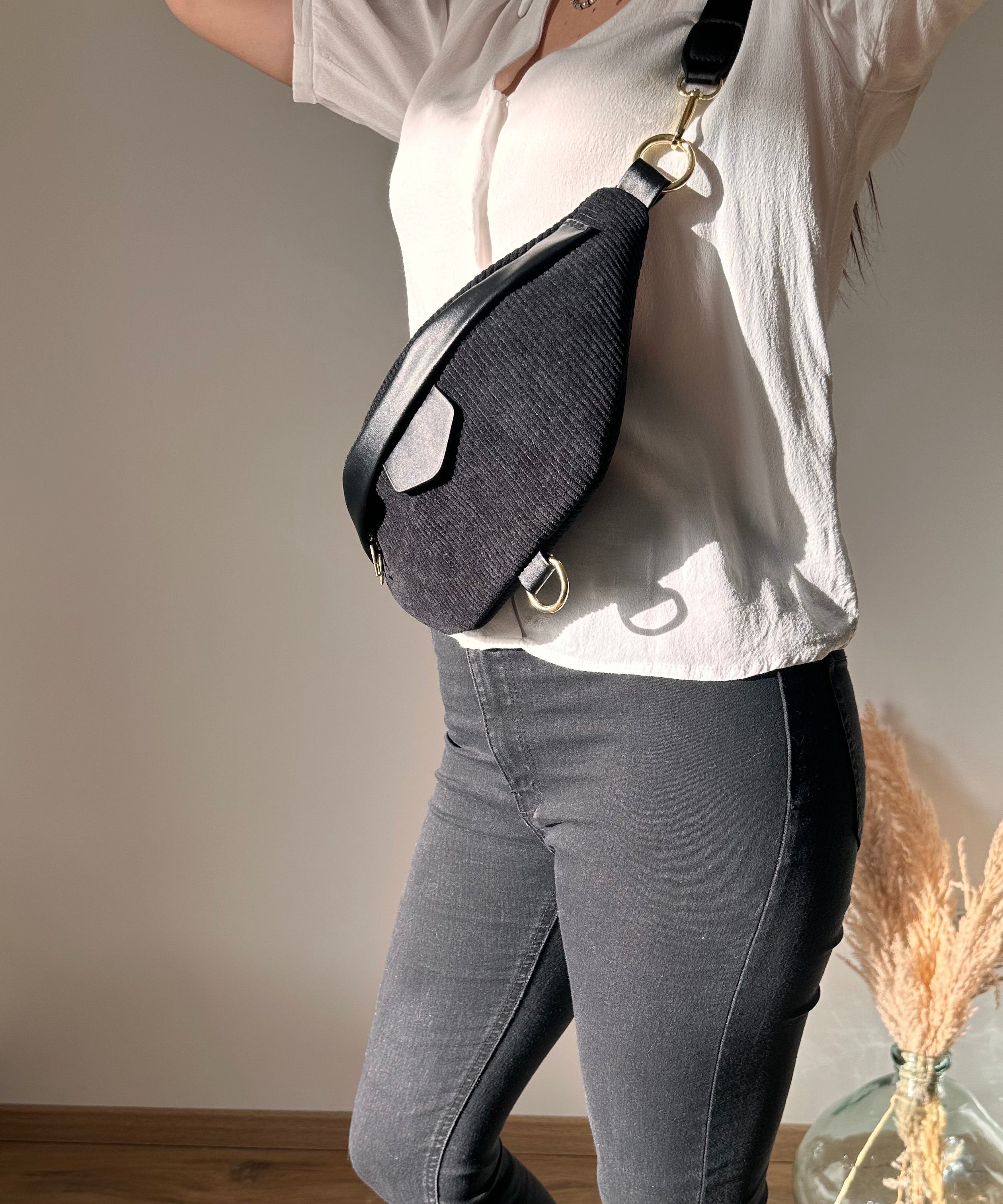 Velin Crossbody Belt Bag