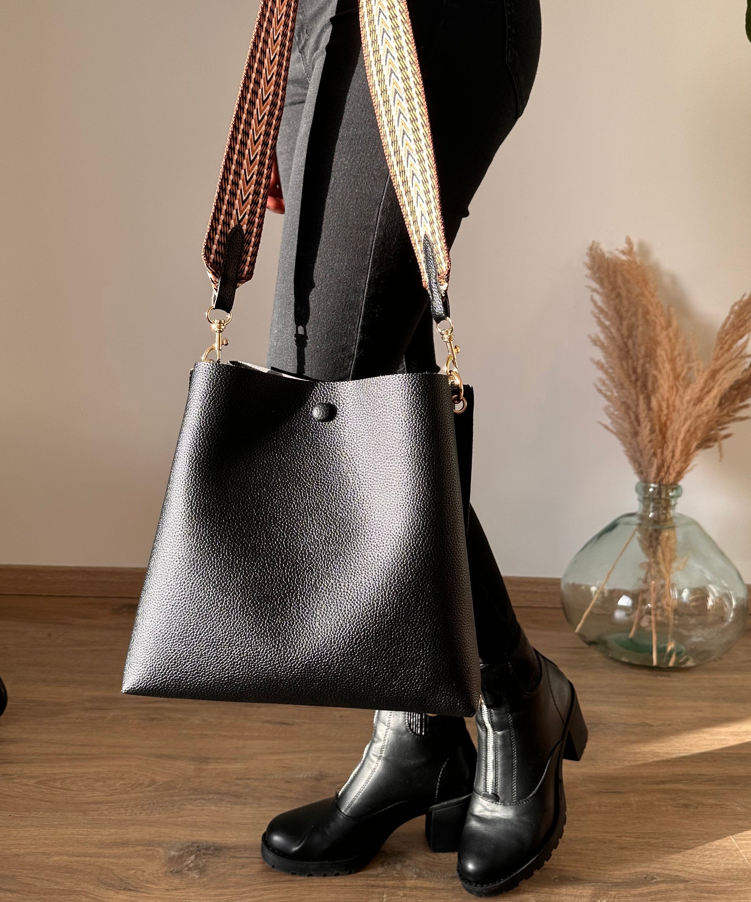 Léonore Vegan Leather Crossbody Bucket Bag